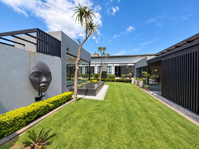 House for sale in Sandton, City of Johannesburg Metropolitan Municipality
