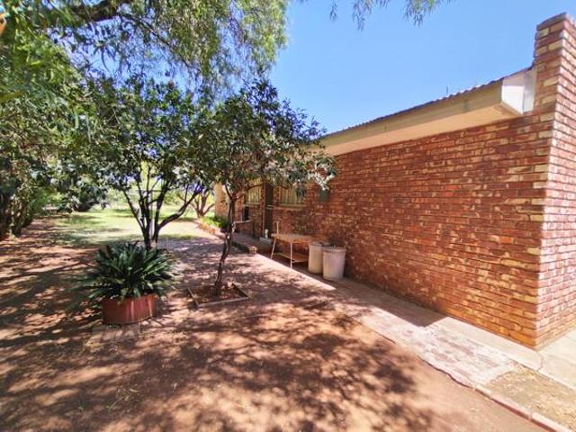 House for sale in Dr Ruth Segomotsi Mompati District Municipality, North West