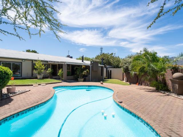 House for sale in Paarl, Western Cape