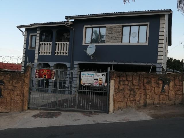 House for sale in Chatsworth, Kwazulu-natal
