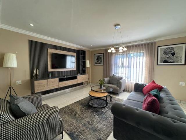 House for rent in Waterkloof, Gauteng