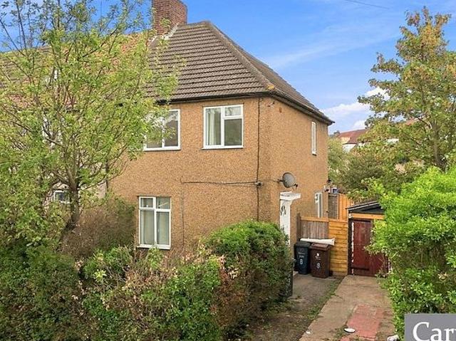 House for rent in London Borough of Barking and Dagenham, Greater London