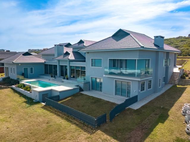 House for sale in Groot Brak Rivier, Western Cape