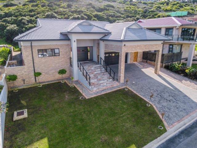 House for sale in Groot Brak Rivier, Western Cape