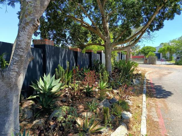House for sale in West Coast, Riebeeck Valley