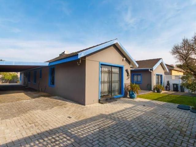 House for sale in Cape Town, Western Cape