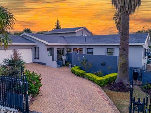 House for sale in Cape Town, Western Cape
