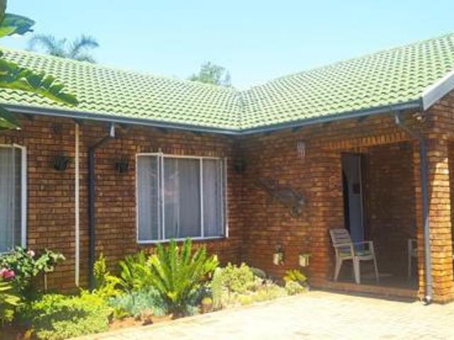 House for rent in Waterkloof, Gauteng