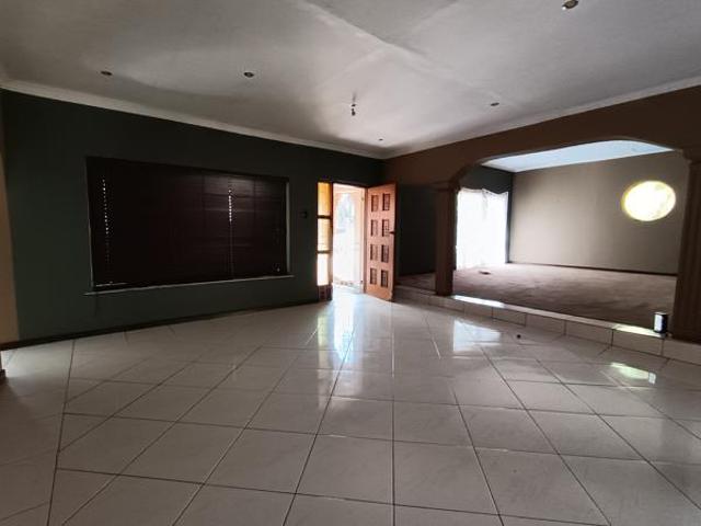 House for sale in Hartbeespoort Dam Nature Reserve, North West