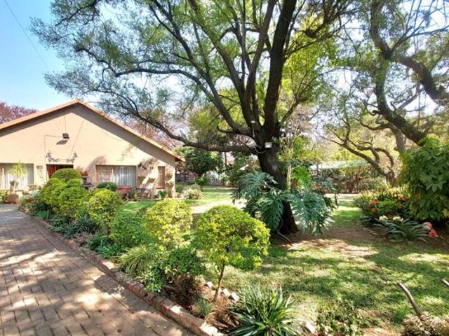House for sale in Hartbeespoort Dam Nature Reserve, North West