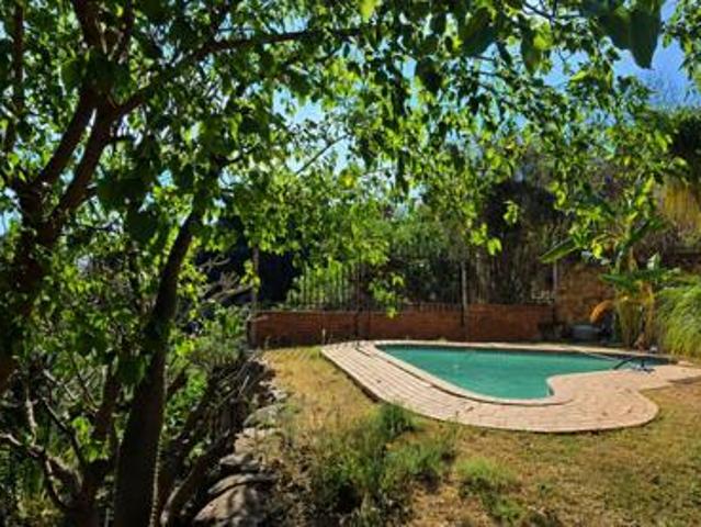 House for sale in Hartbeespoort Dam Nature Reserve, North West
