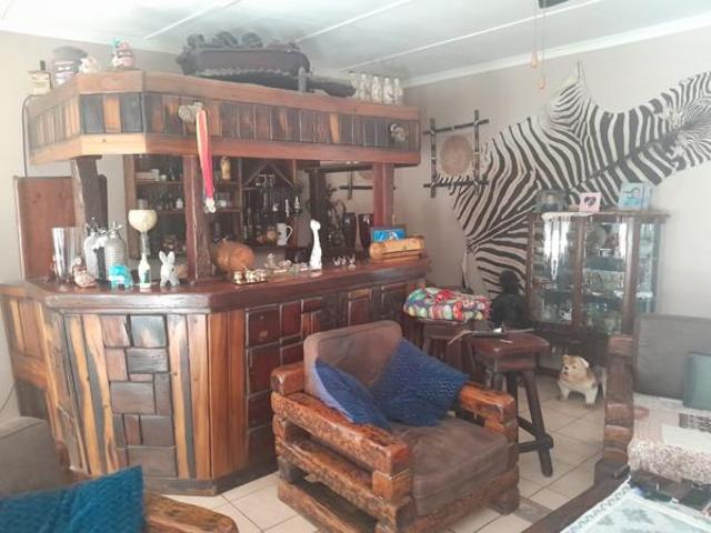 House for sale in Hartbeespoort Dam Nature Reserve, North West