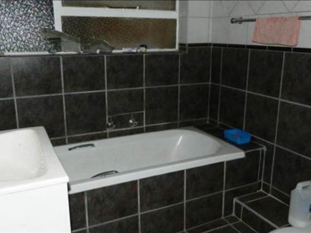 House for sale in Hartbeespoort Dam Nature Reserve, North West