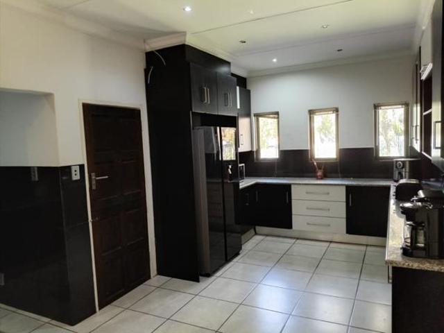 House for sale in Hartbeespoort Dam Nature Reserve, North West