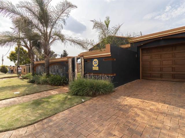 House for sale in Vosloorus, Gauteng