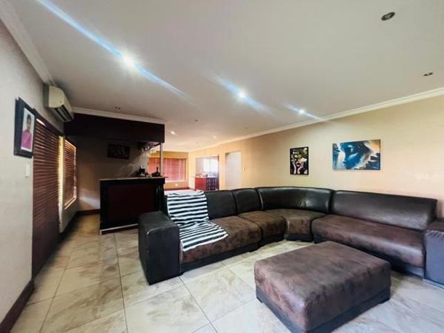 House for sale in Vanderbijlpark, Emfuleni Local Municipality