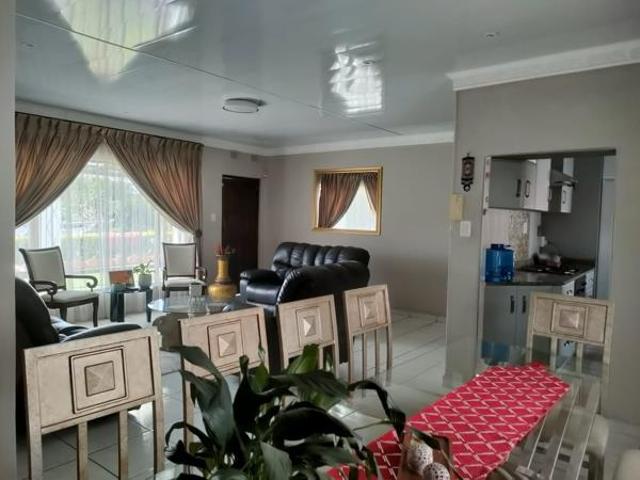 House for sale in Mount Moreland, Kwazulu-natal