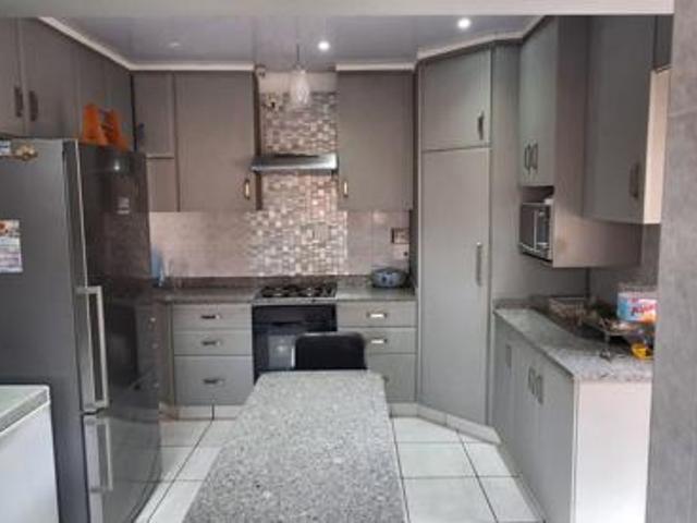 House for sale in Mount Moreland, Kwazulu-natal
