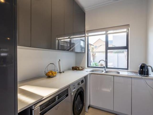 House for rent in Waterkloof, Gauteng