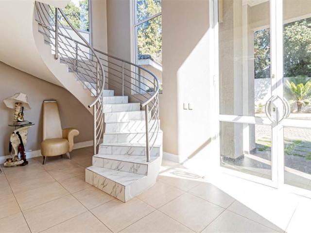 House for sale in Johannesburg, North & Sandton
