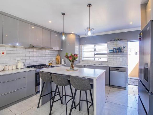 House for sale in Cape Town, Western Cape