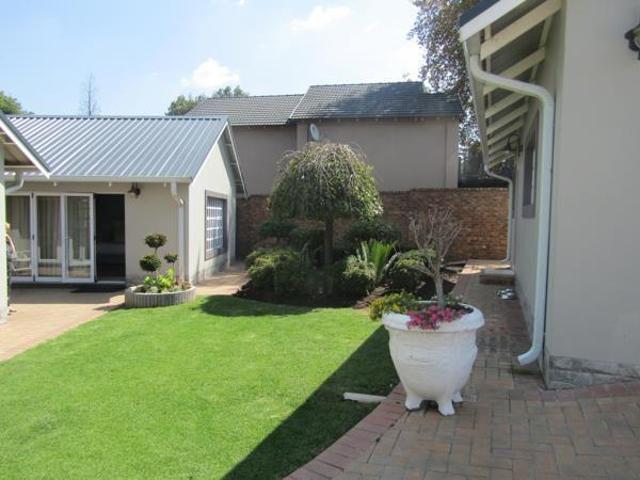 House for rent in Farrarmere, Ekurhuleni