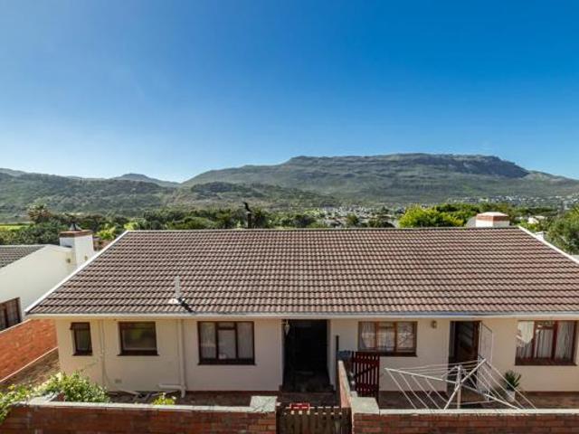 House for sale in Cape Town, Western Cape