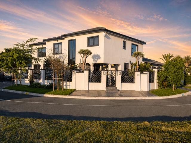 House for sale in Cape Town, Western Cape