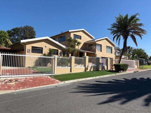 House for sale in Cape Town, Western Cape