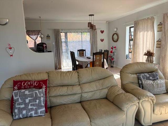 House for sale in Bushmans River Mouth, Eastern Cape