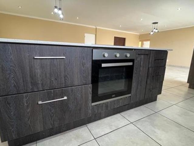 House for sale in Jeffreys Bay, Kouga Local Municipality