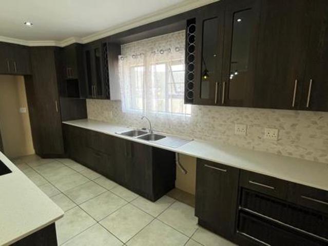 House for sale in Jeffreys Bay, Kouga Local Municipality