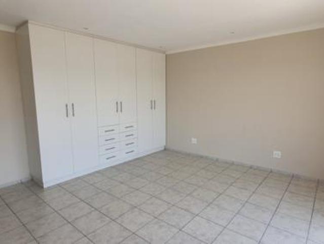 House for rent in Jeffreys Bay, Kouga Local Municipality