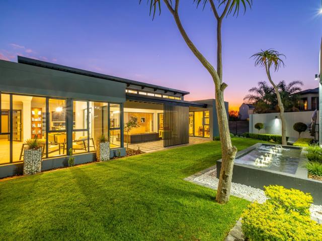 House for sale in Sandton, City of Johannesburg Metropolitan Municipality
