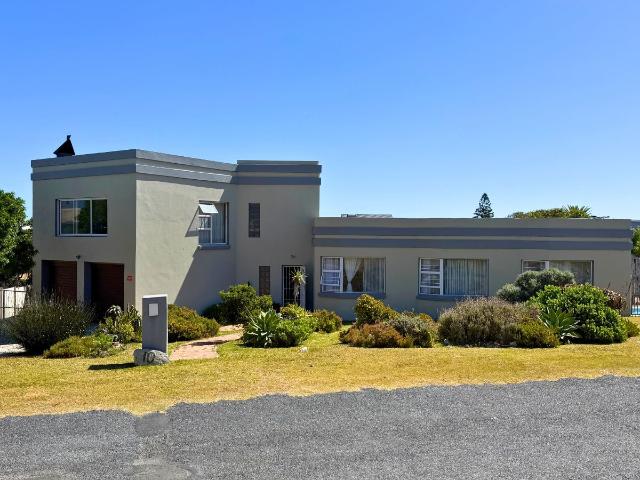 House for sale in Baardskeerdersbos, Western Cape