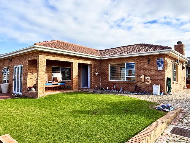 House for sale in Baardskeerdersbos, Western Cape