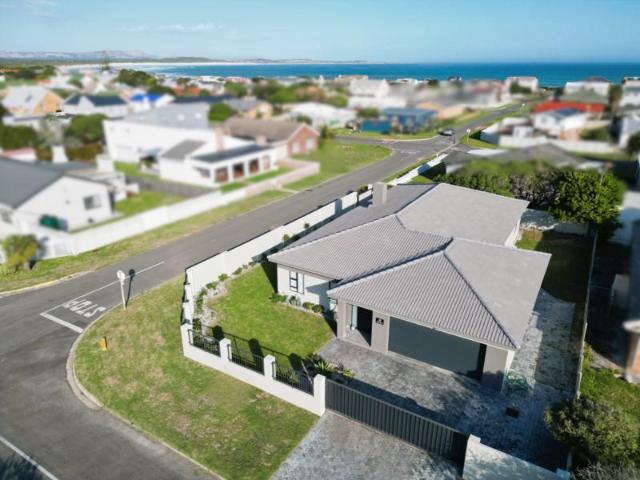House for sale in Baardskeerdersbos, Western Cape