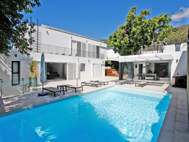 House for rent in Fresnaye, Cape Town