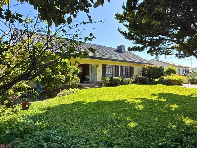 House for sale in Baardskeerdersbos, Western Cape