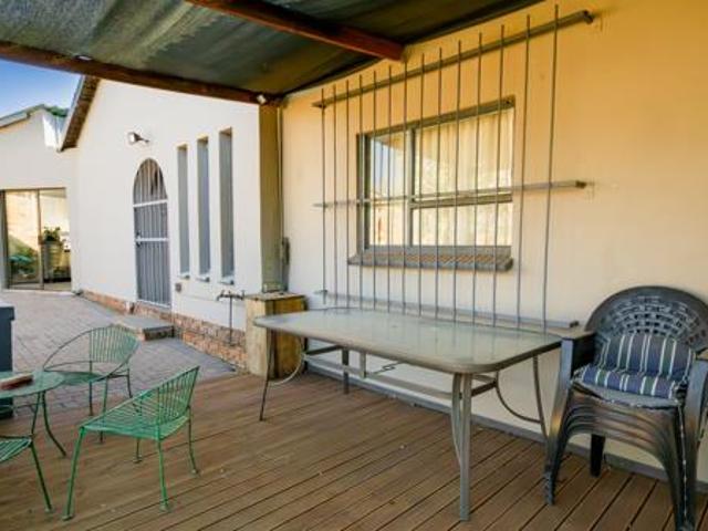 House for rent in Waterkloof, Gauteng