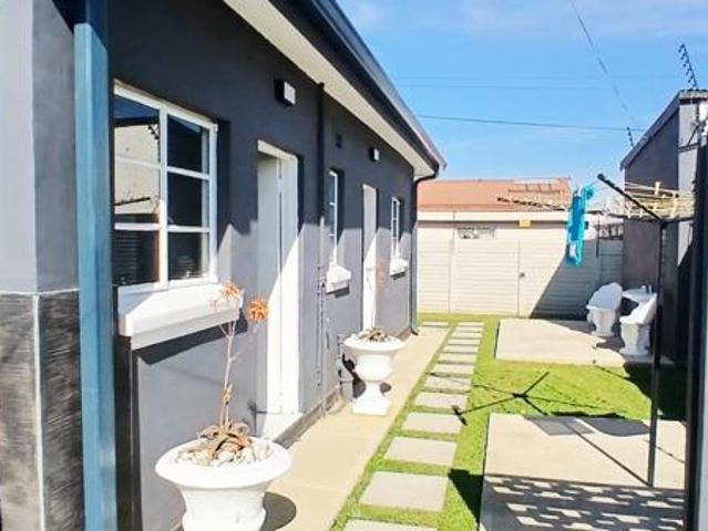 House for sale in Glencoe, Kwazulu-natal