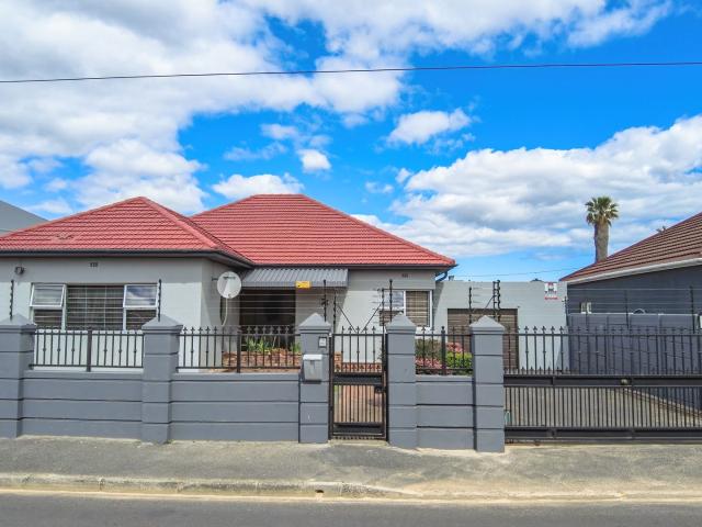 House for sale in Parow, Western Cape