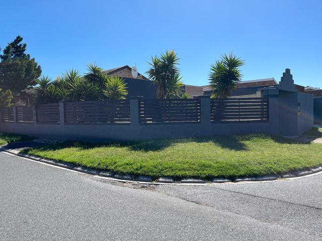 House for sale in Goodwood, Western Cape