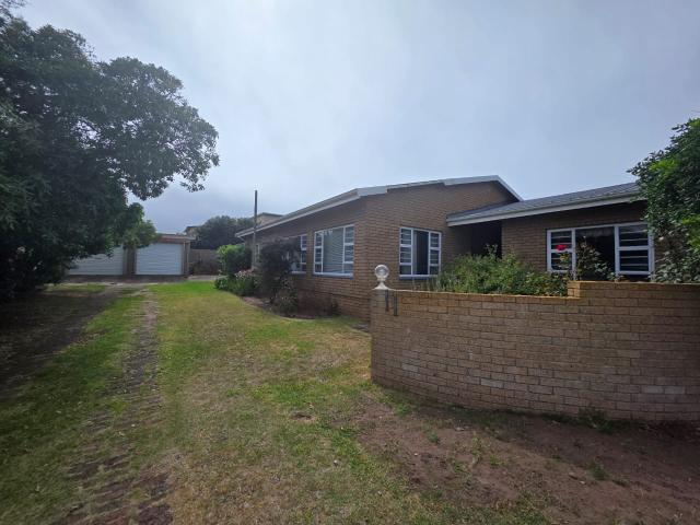 House for sale in Groot Brak Rivier, Western Cape