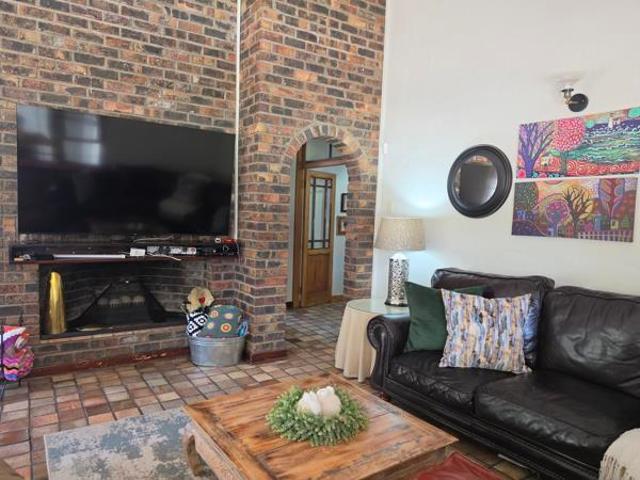 House for sale in Graaff-Reinet, Camdeboo Local Municipality