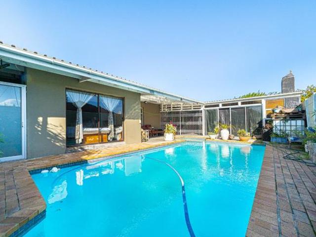 House for sale in Cape Town, Western Cape