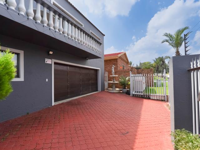 House for sale in Mohlakeng, Gauteng