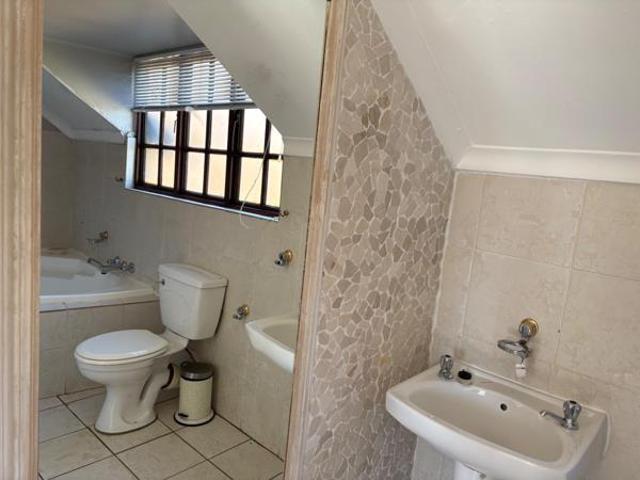 House for rent in Waterkloof, Gauteng