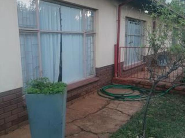 House for rent in North West