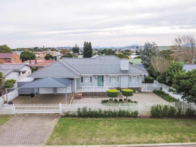 House for sale in Groot Brak Rivier, Western Cape